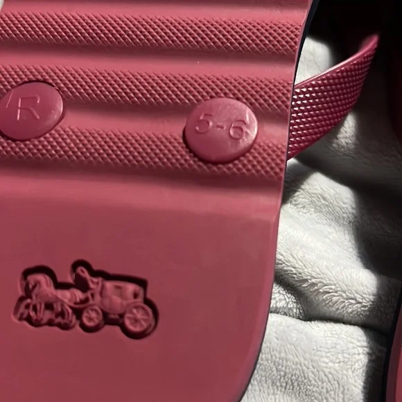 COACH FLIP FLOP SANDALS - Picture 5 of 5